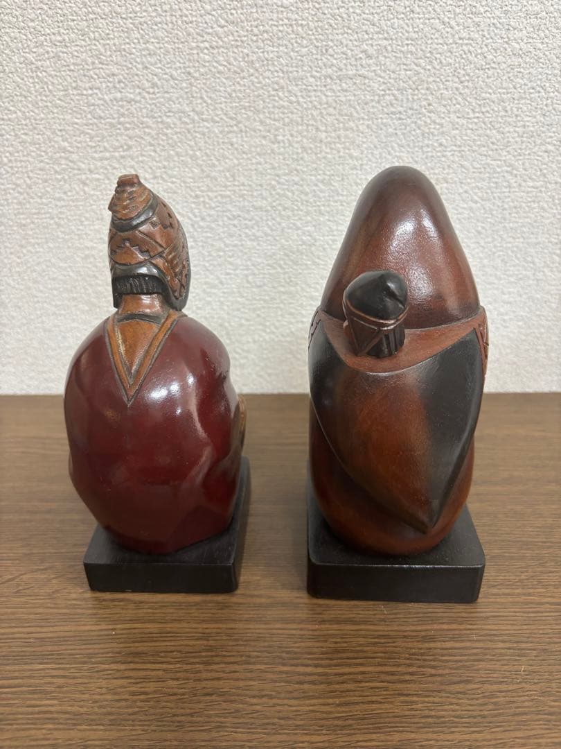 ボリビアの木製置物 男性と女性像
