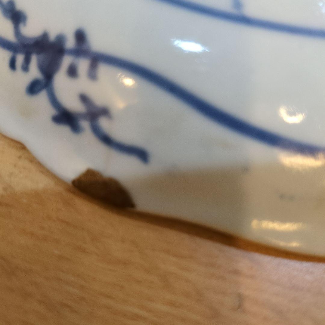 江戸時代(18世紀)に多数みられる。金継ぎ1箇所有り。