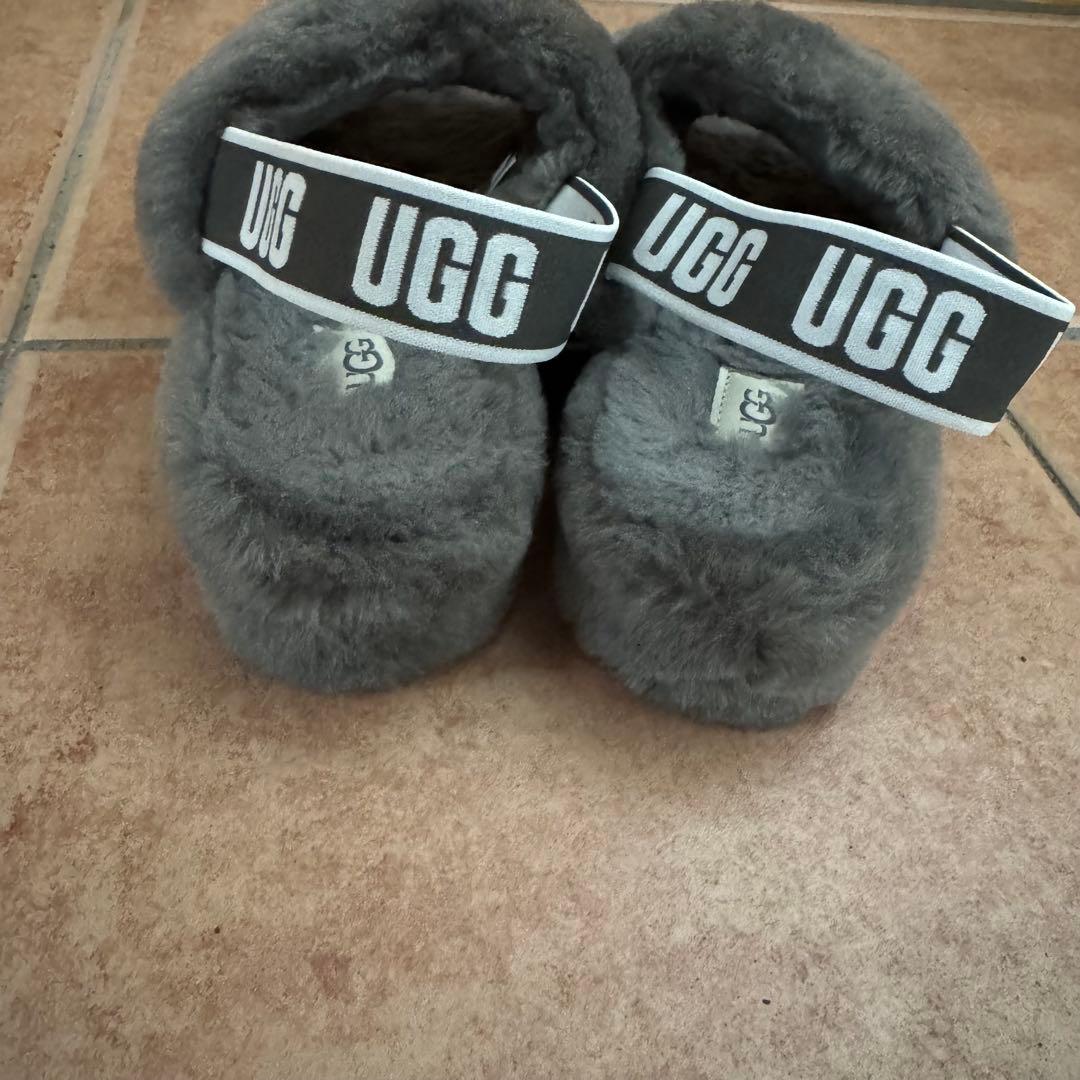 UGG アグ フラッフイヤー スライド サンダルCHARCOAL 25cm 美品