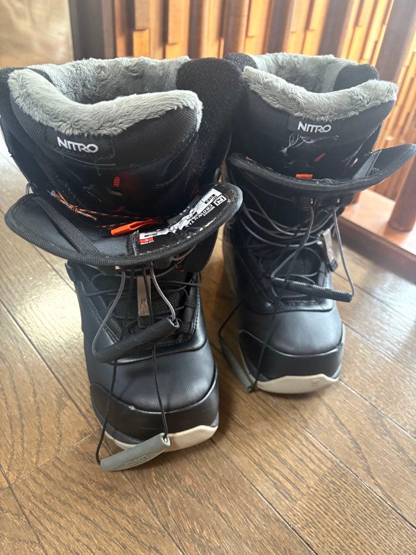 NITRO CROWN TLS 女性用スノーボードブーツ US 7