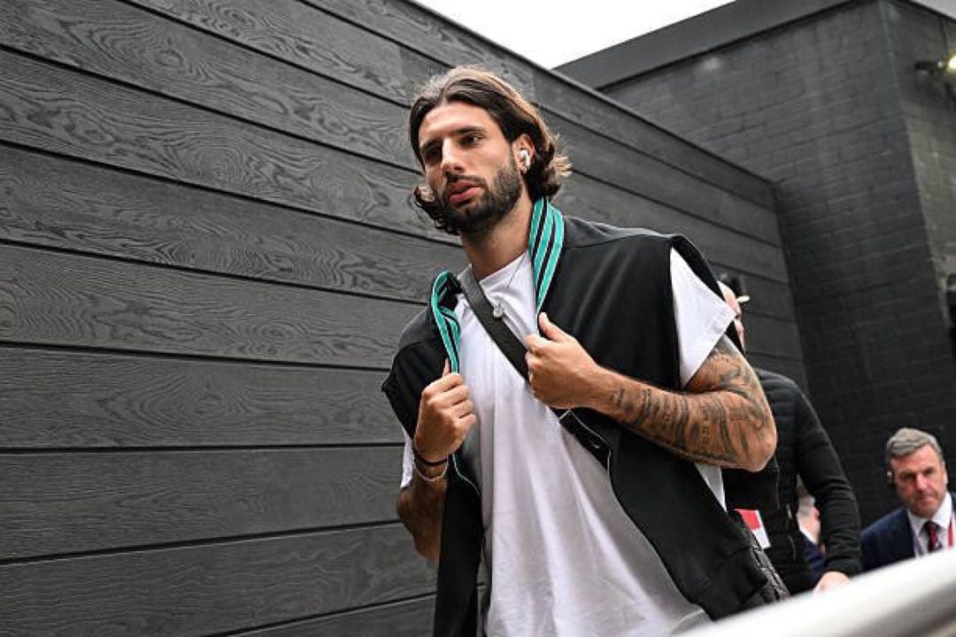 リバプール adidasoriginals スウェットシャツ 25/26