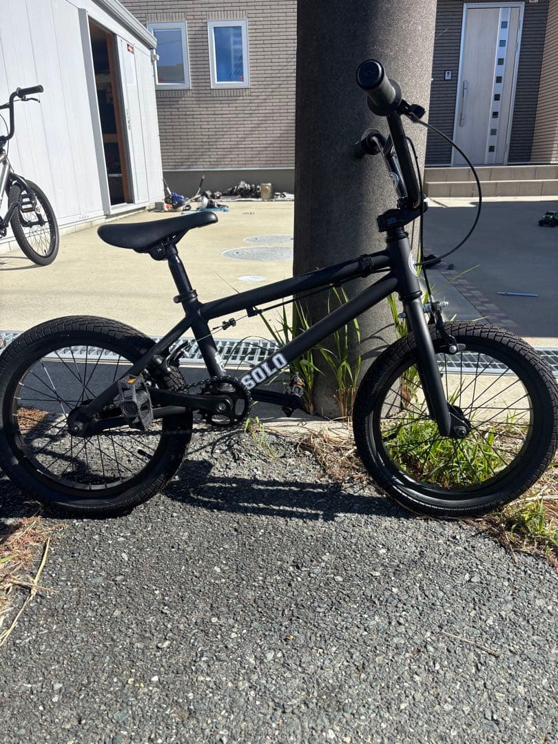 SOLO BMXダーカスワン　16インチ