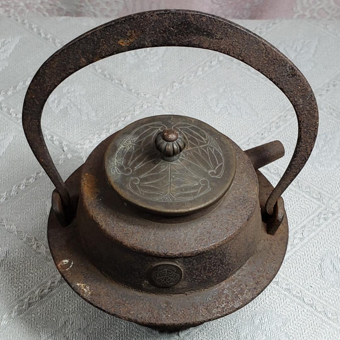 【大名品】◆『徳川家伝来 三つ葉葵紋 鉄瓶』 ◆検）徳川家康 亀文堂 徳川家光