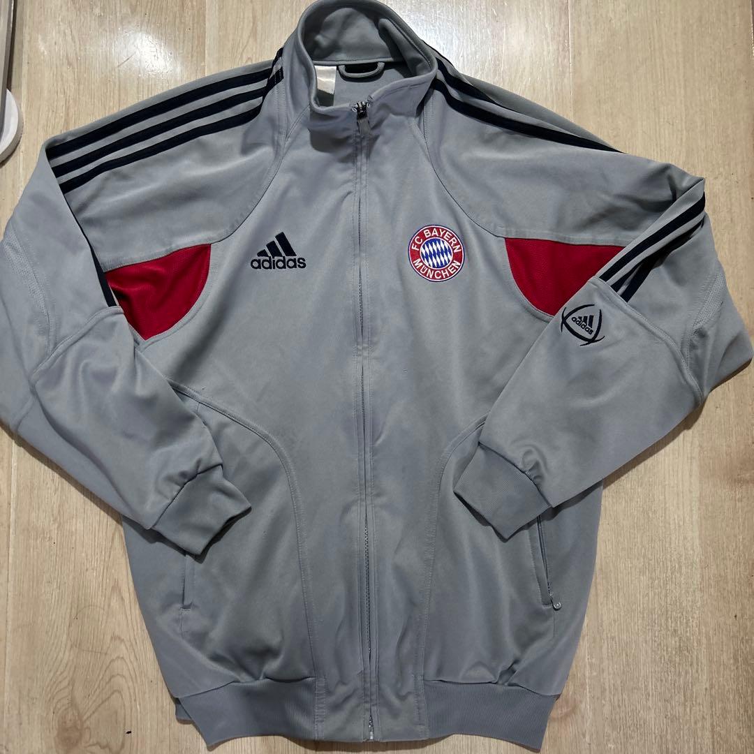 FCバイエルン・ミュンヘン ジャケット　サッカー　トラックジャケット