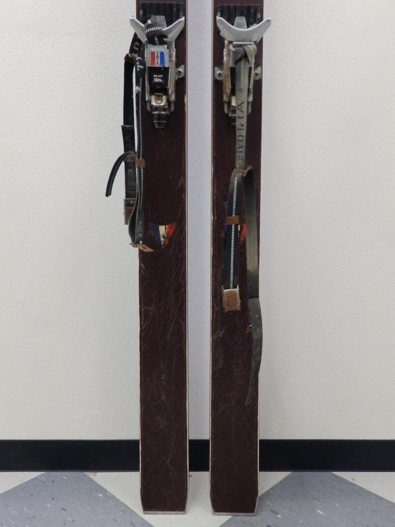 ROSSIGNOL STRATO 102 スキー板・ストック コンパーデル付き