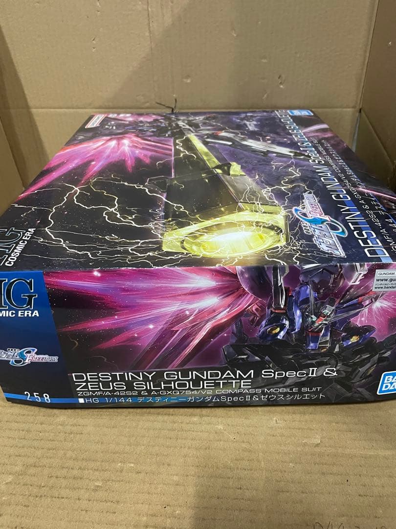 HG SEED FREEDOM デスティニーガンダムSpecⅡ&ゼウスシルエット