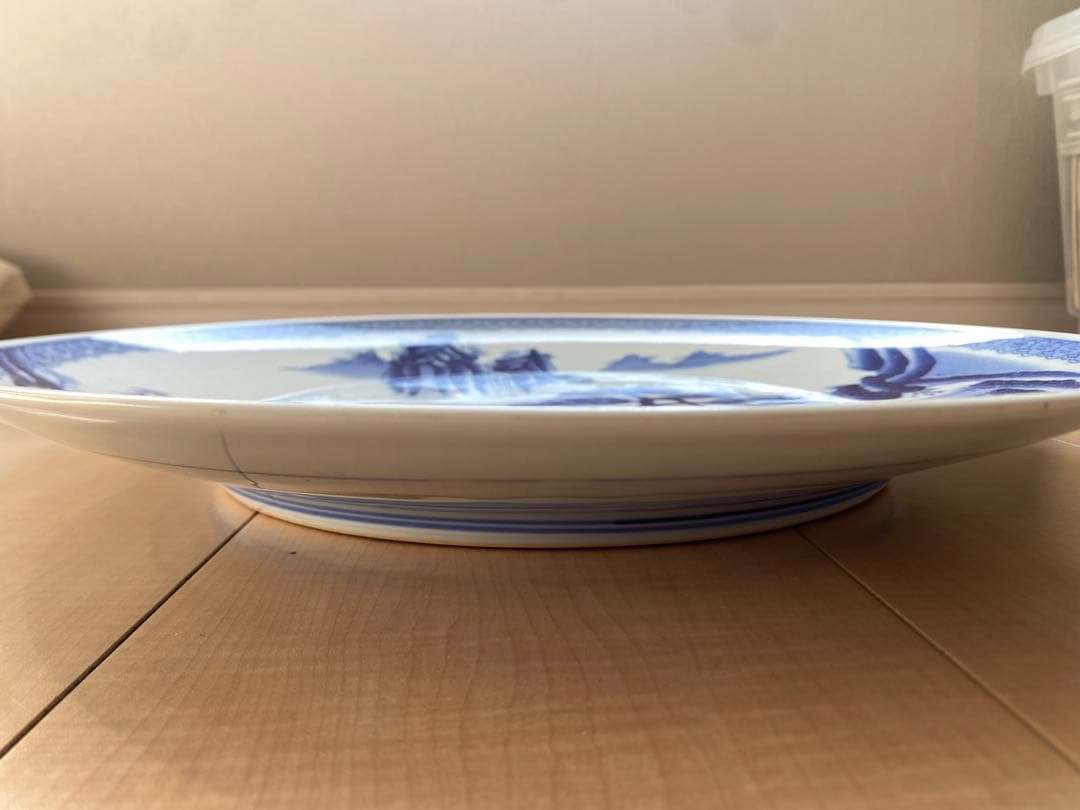 美品 有田焼 峯山作 染付 大皿 飾り皿 直径約38cm 山水風景 松文 亭