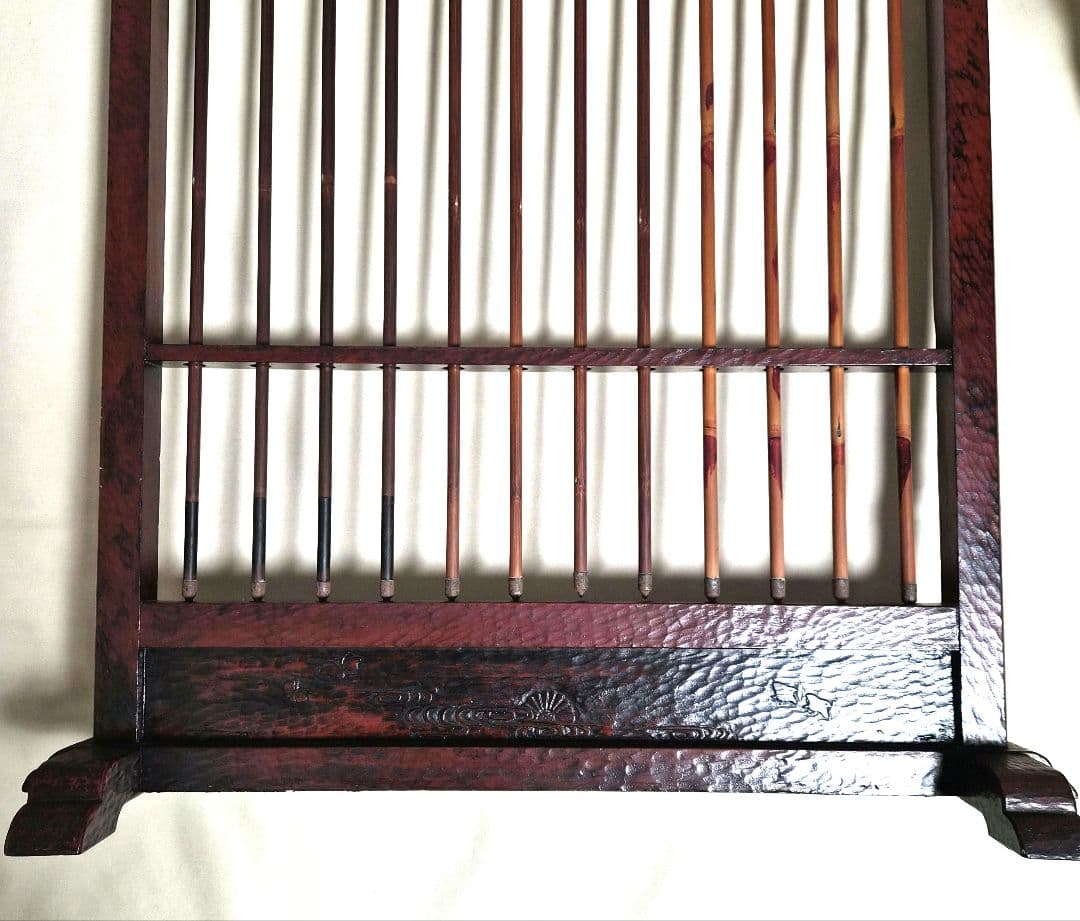 鎌倉彫のような【矢衝立】