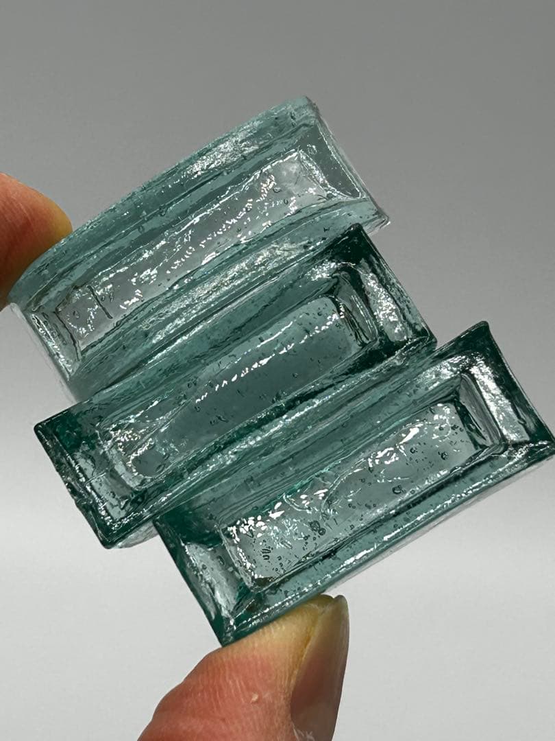 ガラスの戸車　レトロ瓶　ガラス　ペロペロ