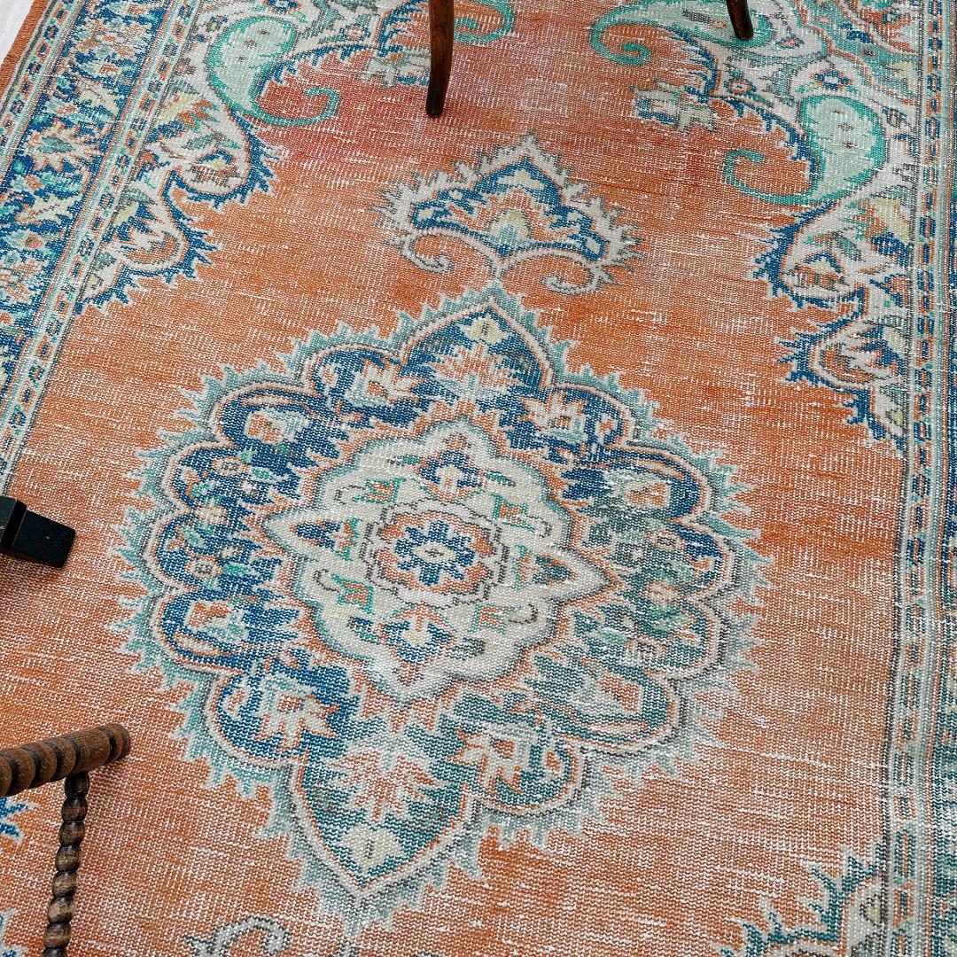 トルコ ヴィンテージラグ A79 大判 オレンジ ターコイズ ネイビー