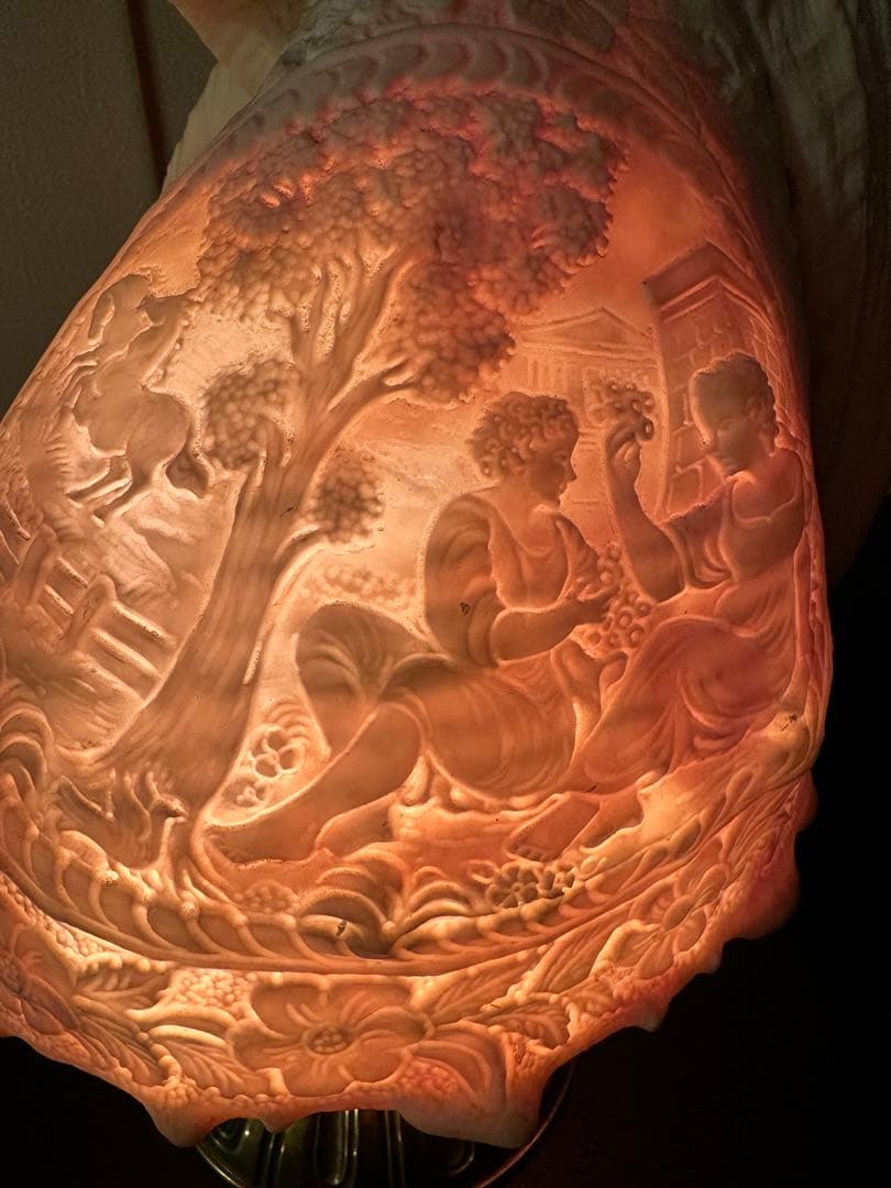 シェルランプ　アンティーク　貝殻の彫刻ランプ　カメオ