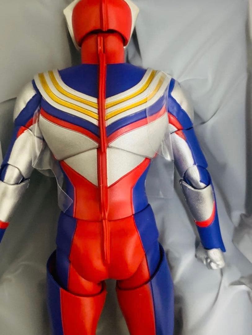 S.H.Figuarts 真骨彫製法 ウルトラマンティガ　マルチタイプを