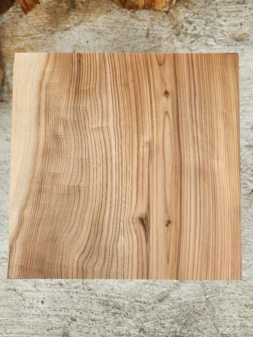 熟練大工作製、柾目板使用で重箱の節抜けの心配なし、日本蜜蜂３段重箱式巣箱