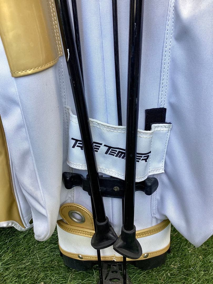 TrueTemperダイナミックゴールドスタンドキャディバッグ