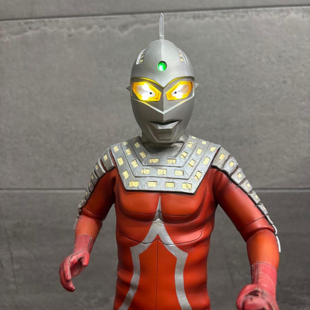 海洋堂　メガソフビ　ウルトラセブン　パラノイア工房　電飾究極完成品