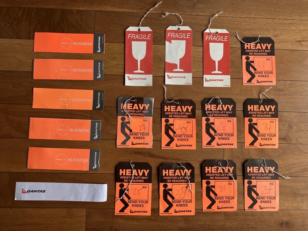 QANTAS ビジネスクラス　荷物タグ 複数セット　優先的　重い荷物　フラジール