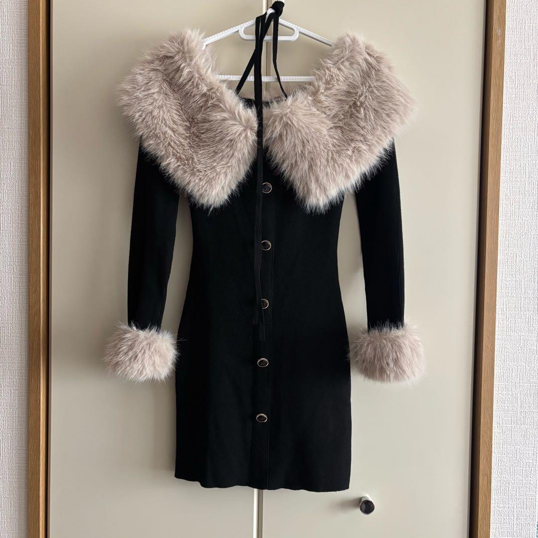 LIP SERVICE ファーオフショルボタンニットワンピース ブラックSサイズ