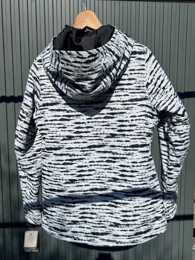 新品 ビラボン Sサイズ スノボ スキー ウェア（女性用）