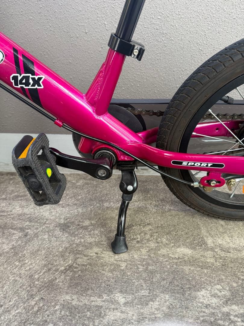 STRIDER 14x ピンク ストライダー　ペダル　スタンド付き　子供用自転車