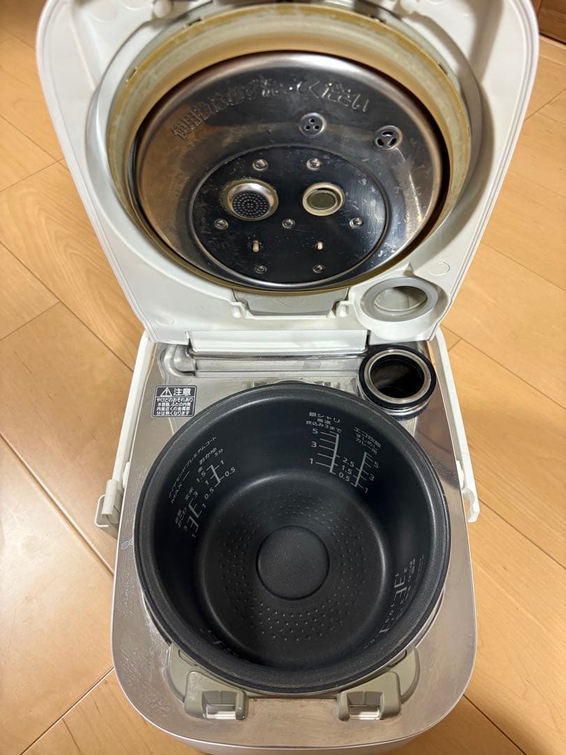 【本日限定値下げ】Panasonic スチーム炊飯器 SR-VSX109