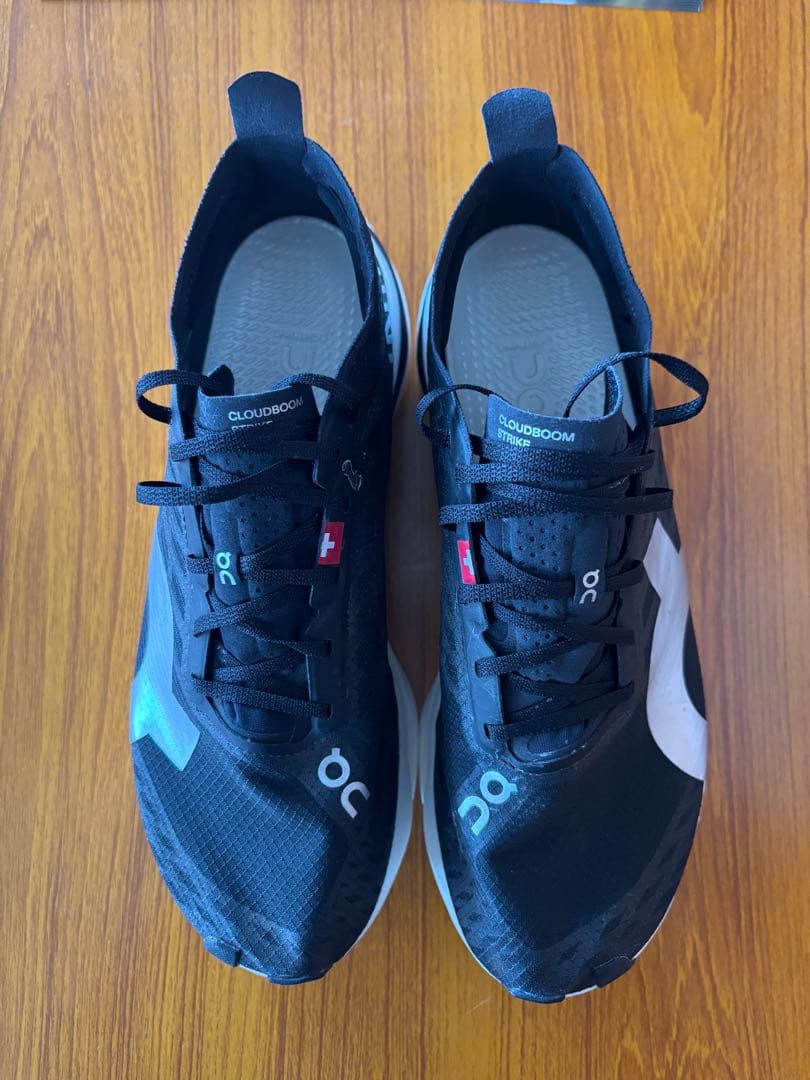 スパイク・シューズ On Cloudboom Strike