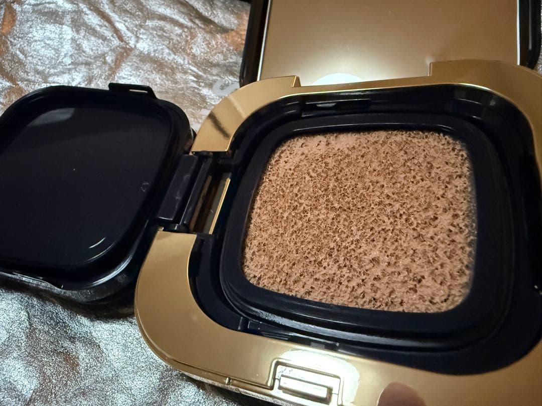 【クレ・ド・ポー ボーテ】クレド　タンクッションエクラ ルミヌ オークル10