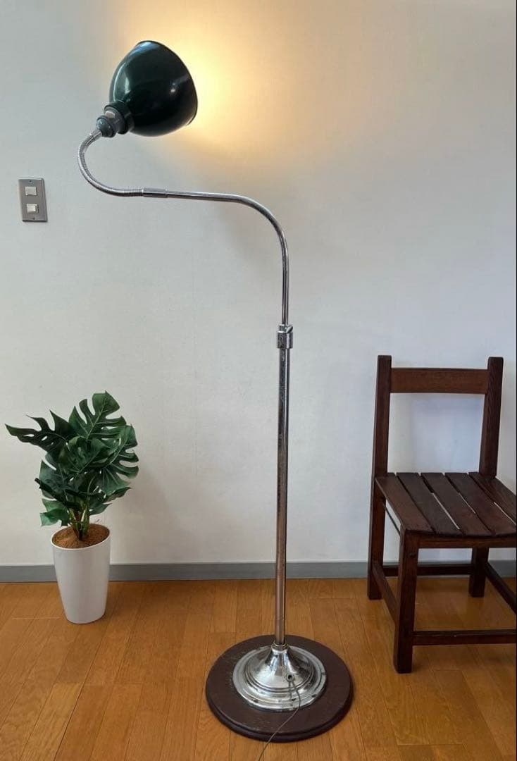 アンティーク　フロアランプ　インダストリアル　ヴィンテージ　シャビー　プロカント