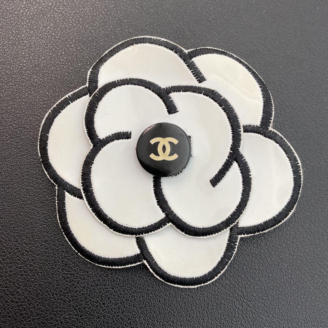X78 CHANEL シャネル　ココマーク　カメリア　コサージュ　バイカラー