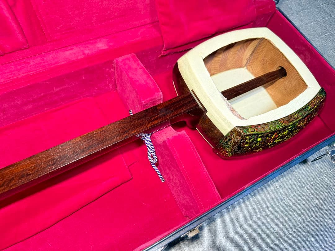 【虎杢】津軽三味線 金細 K9 綾杉胴 極上 トチ 紅木 糸巻 胴掛 美品 太棹