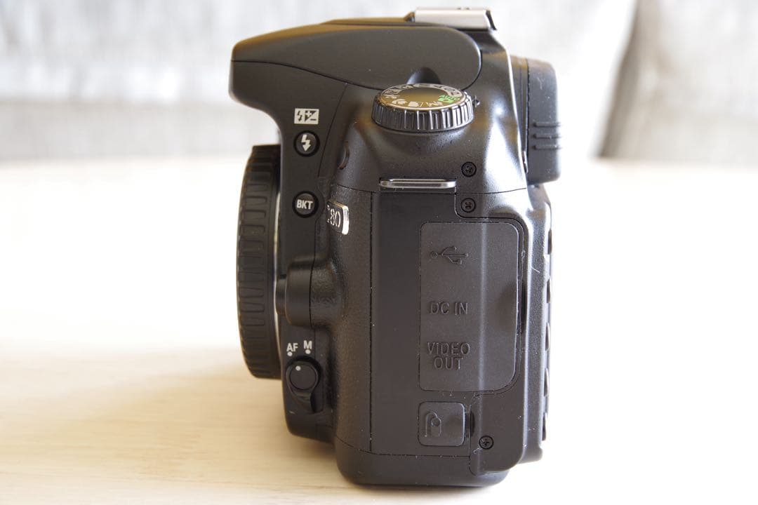 『完動美品』Nikon D80 CCDデジタル一眼レフカメラ、ズームレンズ付き