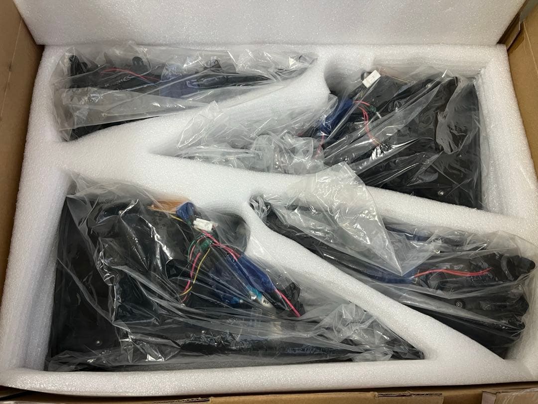 中古品 Valenti製 プリウス50系テールランプ