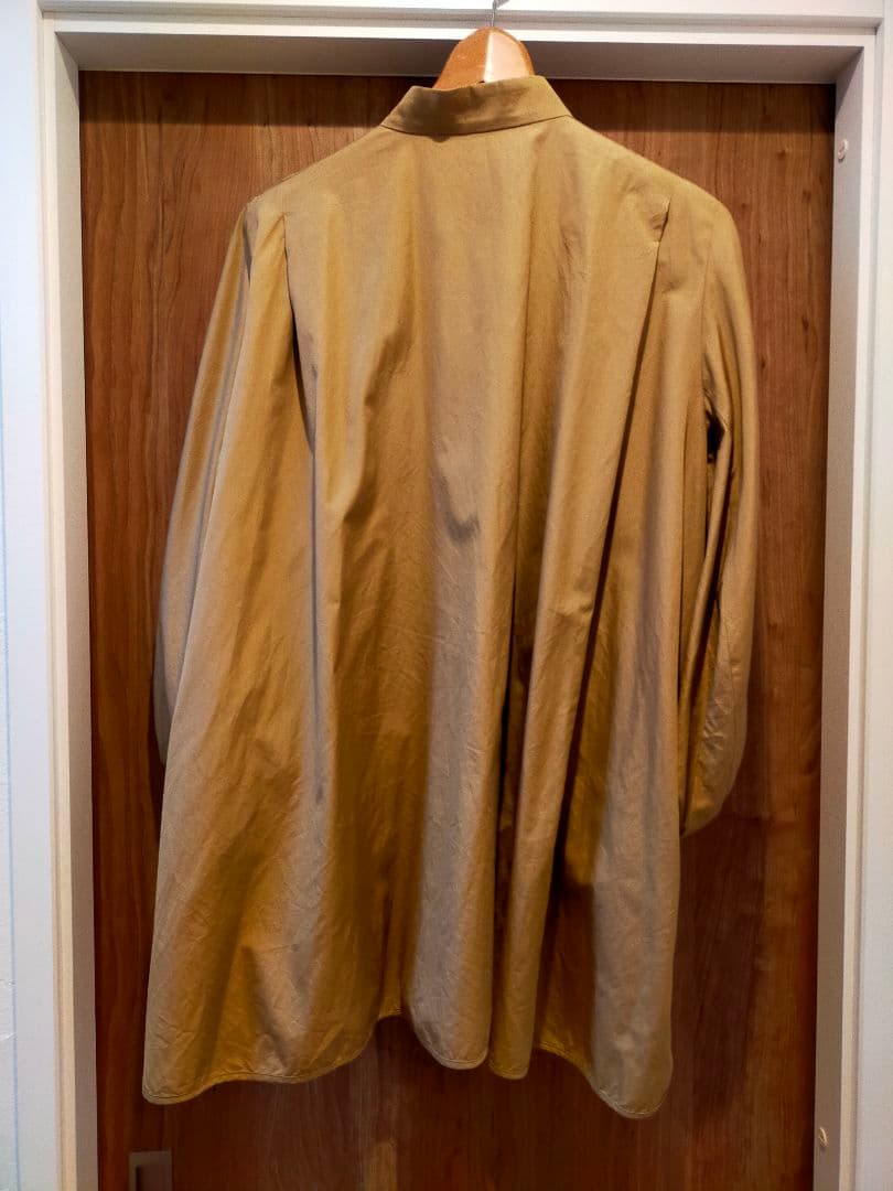 Mame Kurogouchi(マメ クロゴウチ)　コットンブラウス