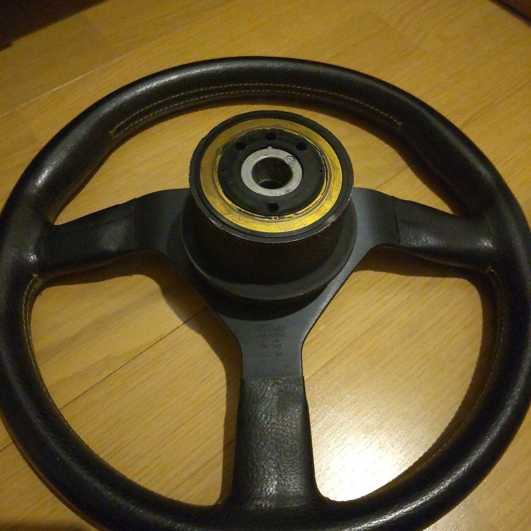 MOMO MOMOCORSE スポーツステアリング ホーンボタン付き