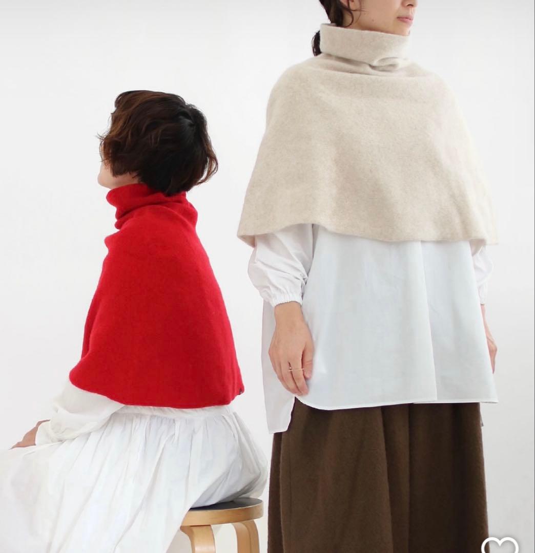 【美品】cecilie telle ハイネックポンチョ　ライトベージュ