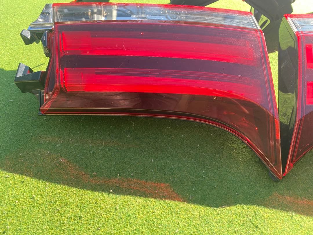 トヨタ　30アルファード　純正　前期　テールライト　テールランプ