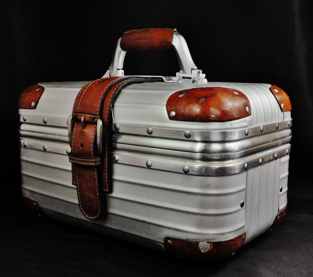 リモワ トパーズ『ASSIMA』ALビューティケース 17L【LTD/激レア】