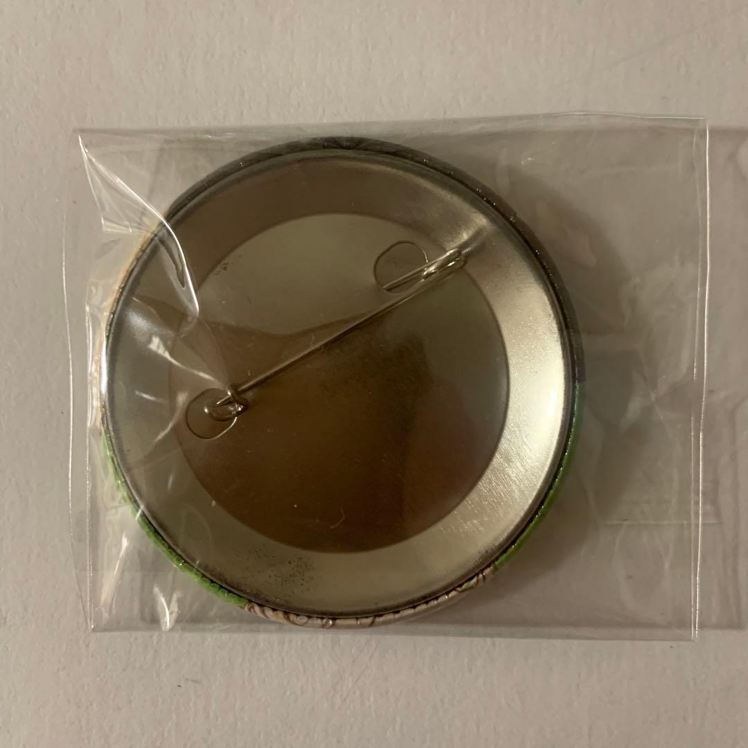 【激レア】 進撃の巨人 リヴァイ 横顔 wit 第2弾 缶バッジ