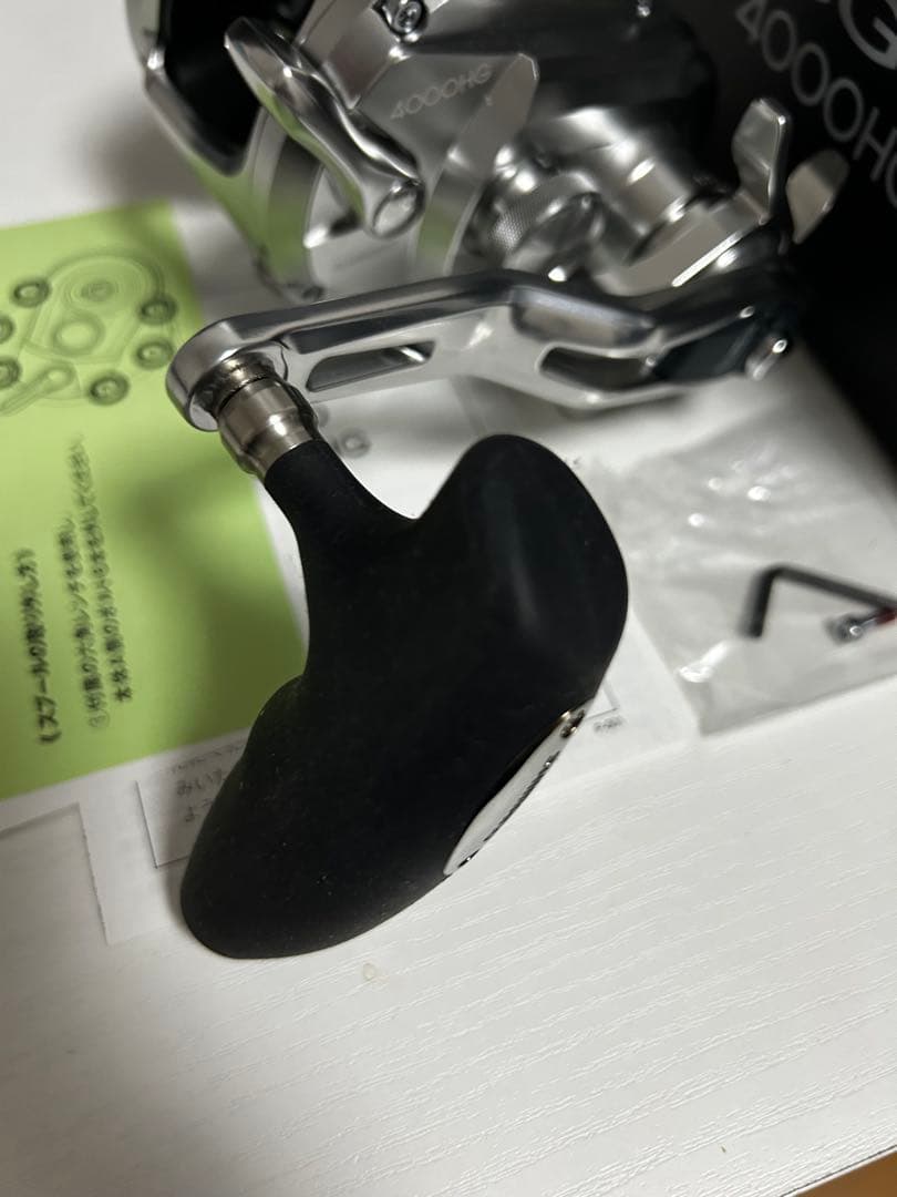 シマノ　ベイトリール 両軸 20 オシアジガー 4000HG (右)