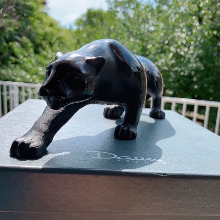 黒ヒョウ　ブラックパンサー　ドームフランス　ナンシー　開運　浄化　クリスタル