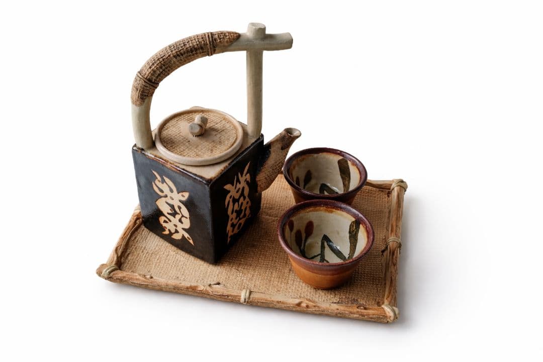 ●手描き 陶器 茶器セット 急須 湯呑み 2客 受皿付き 和風和モダンインテリア