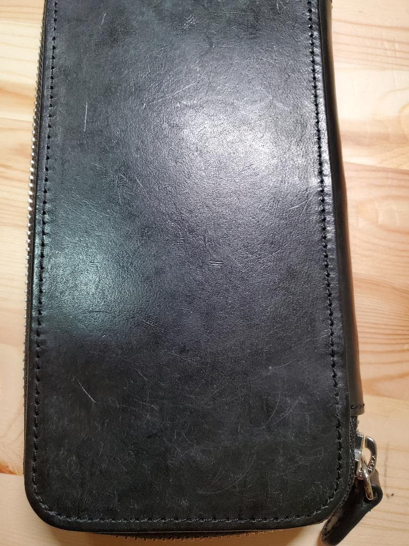 ラダイト ラウンドジップペン―ケース エッセンシャル MAYA BK