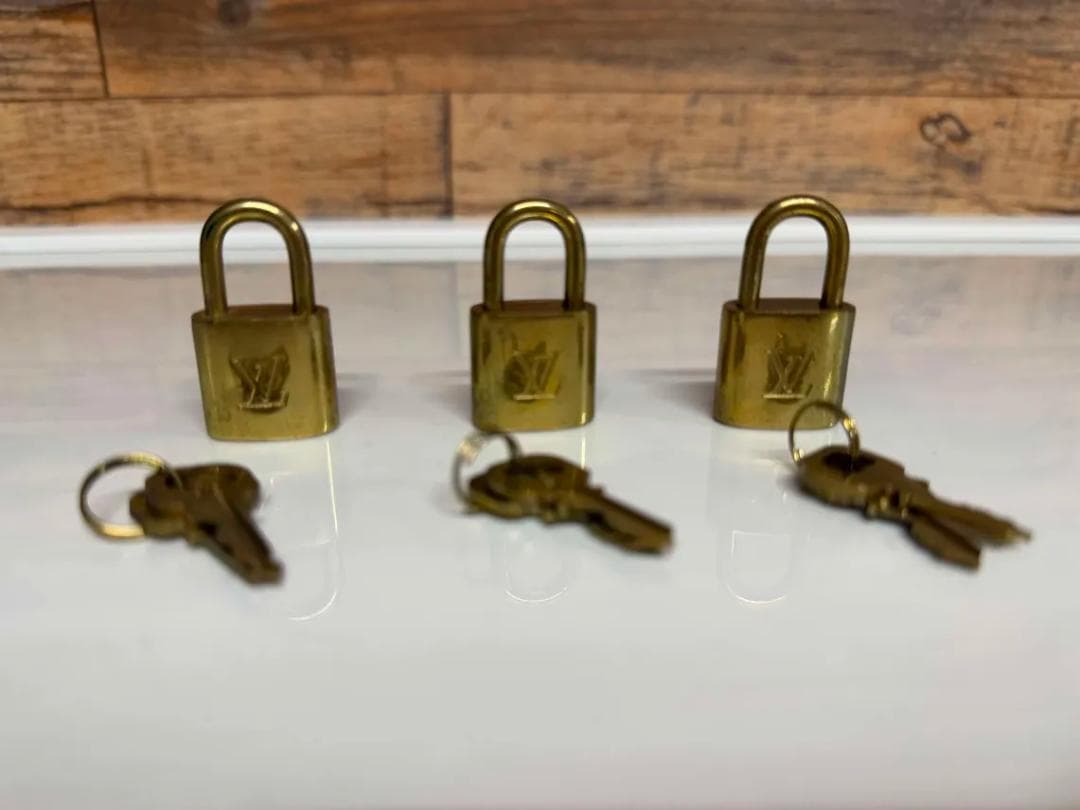 LOUIS VUITTON（ルイ・ヴィトン）の バッグ付属用パドロック（南京錠）