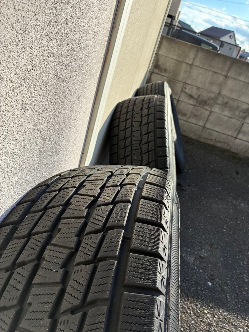 ランクル 100 スタッドレス　275.70.16 送料は着払いでお願いします。