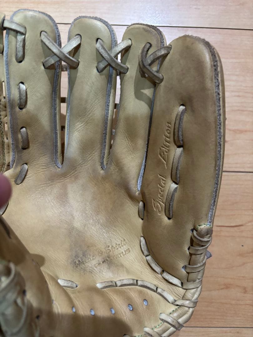 ゼット硬式用グローブ