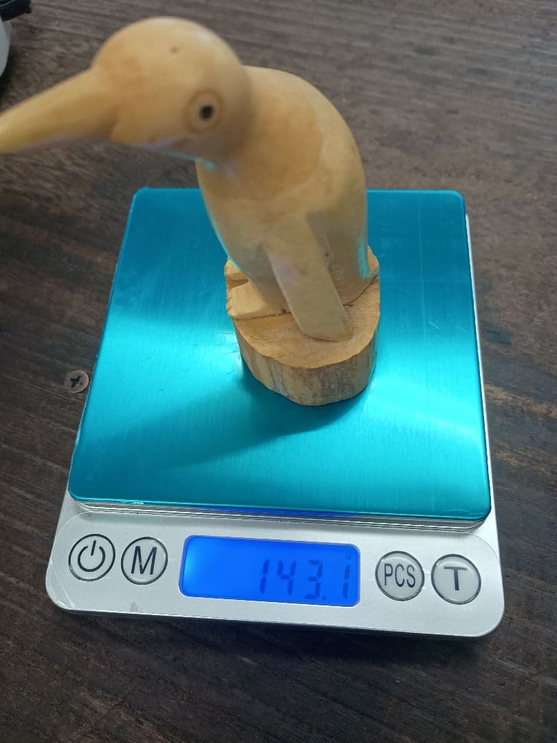 マッコウクジラ 歯 鯨歯 143.1g 置物　ペンギン