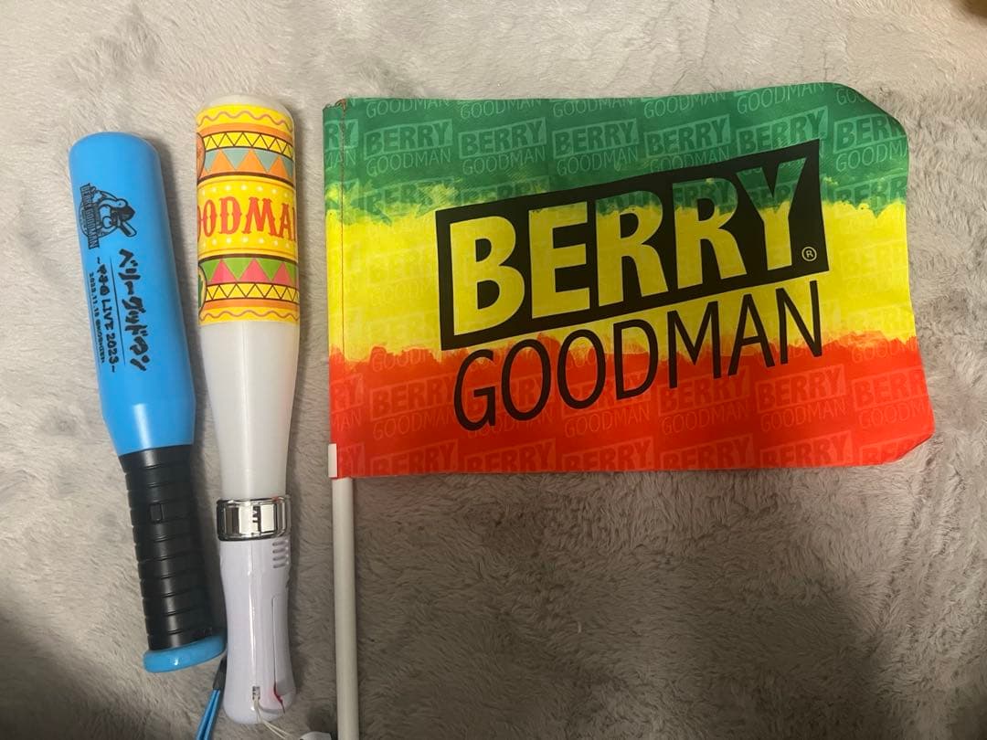 ⭕️値段交渉⭕️BERRYGOODMAN ペンライト、アクキー、ポーチ、銀テセット‼️