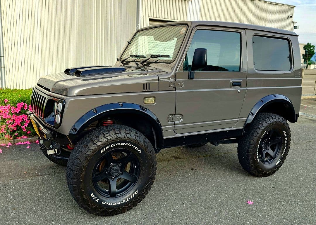 ジムニー JA22 リビルトエンジン新　全塗装新　リフトアップ　検 2年　5MT