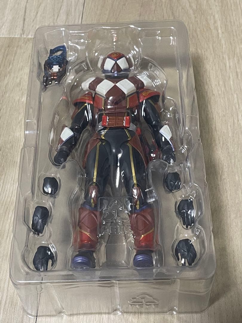 S.H.Figuarts 仮面ライダーヴァレン