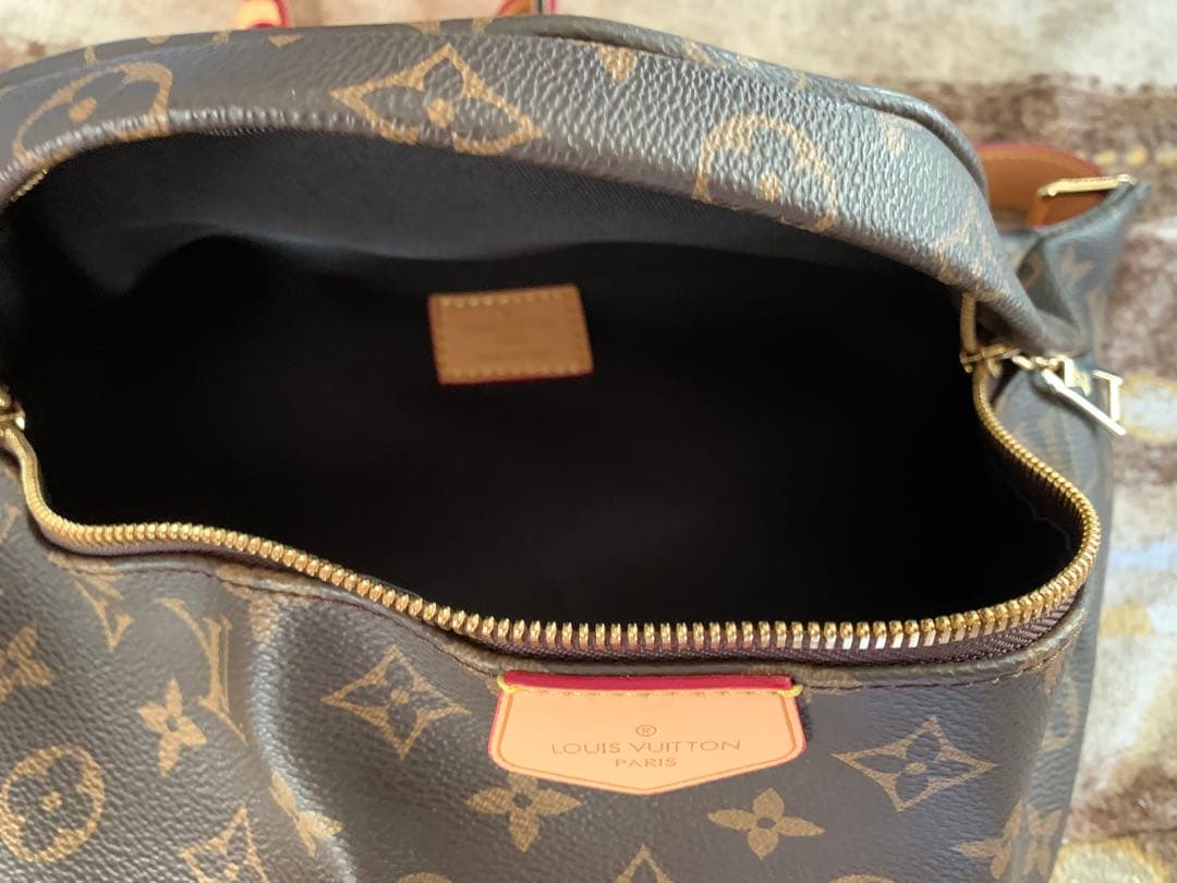 LOUIS VUITTON ショルダーバッグ