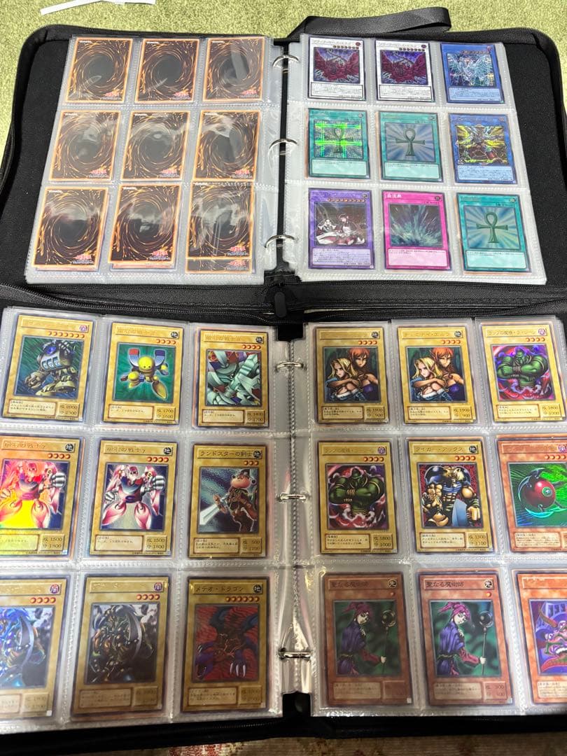 【遊戯王カード引退品】初期・レリーフ等８００枚以上　　2ファイル分　即購入大歓迎